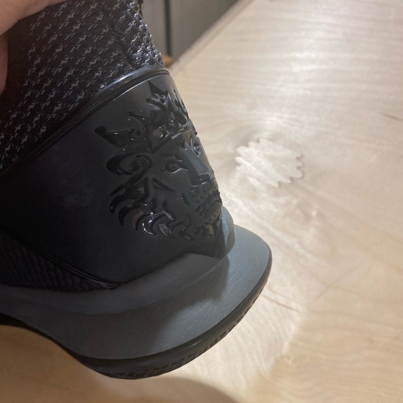 NIKE Sneakers size 9.5 (Needs Shoe Strings) (KU) - Picture 10 of 16